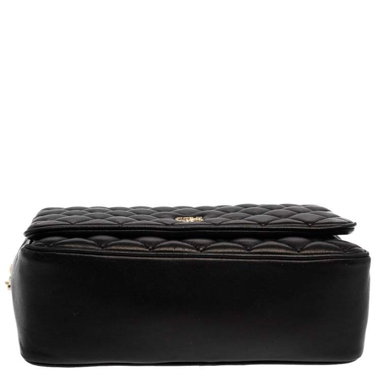 Pre Owned Carolina Herrera Black Quilted Leather Flap Chain Shoulder Bag