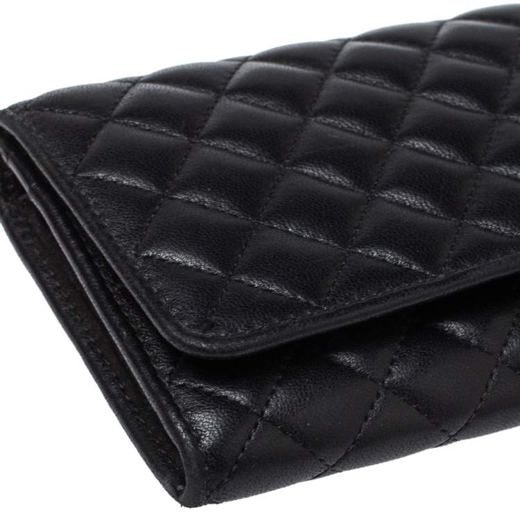 Pre Owned Carolina Herrera Black Quilted Leather Flap Wallet