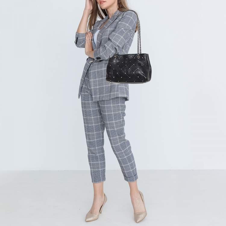 Pre Owned Carolina Herrera Black Quilted Leather Crystal Embellished Chain Tote 