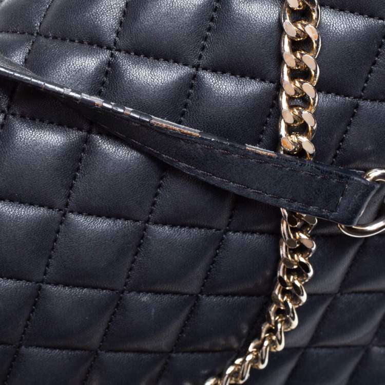 Pre Owned Carolina Herrera Black Quilted Leather Flap Chain Shoulder Bag