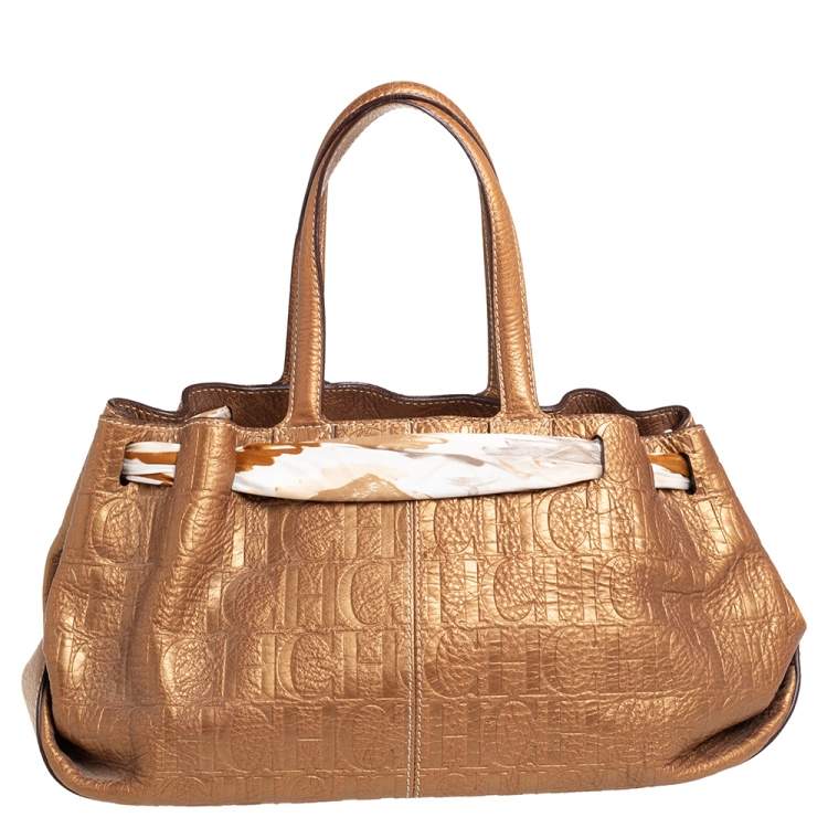 مملوكة مسبقًا Carolina Herrera Metallic Gold Monogram Embossed Leather Scarf Tote