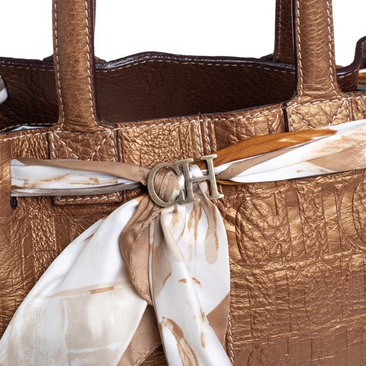 مملوكة مسبقًا Carolina Herrera Metallic Gold Monogram Embossed Leather Scarf Tote