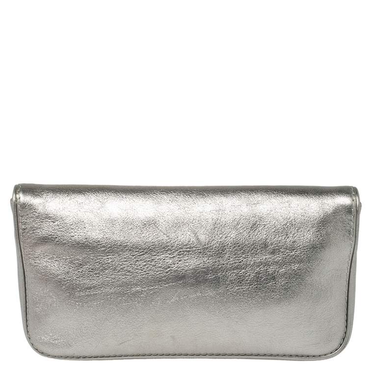 Pre Owned Carolina Herrera Metallic Silver Leather Flap Clutch