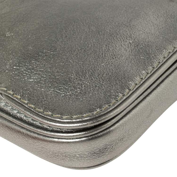 Pre Owned Carolina Herrera Metallic Silver Leather Flap Clutch