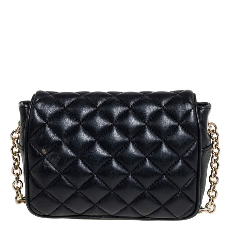 Pre Owned Carolina Herrera Quilted Leather Chain Crossbody Bag