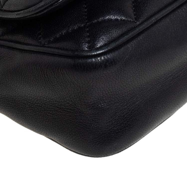 Pre Owned Carolina Herrera Quilted Leather Chain Crossbody Bag