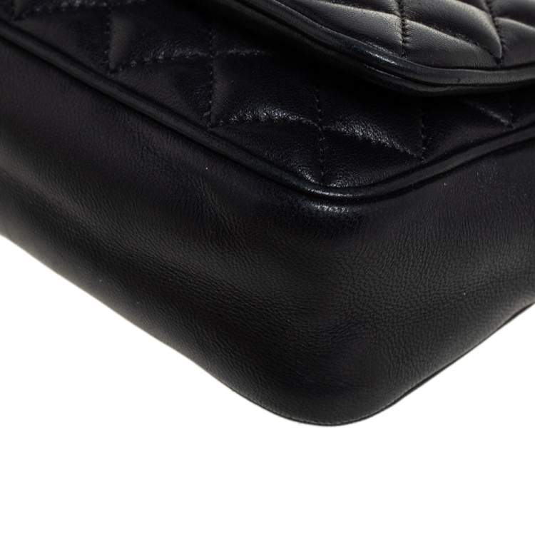 Pre Owned Carolina Herrera Quilted Leather Chain Crossbody Bag