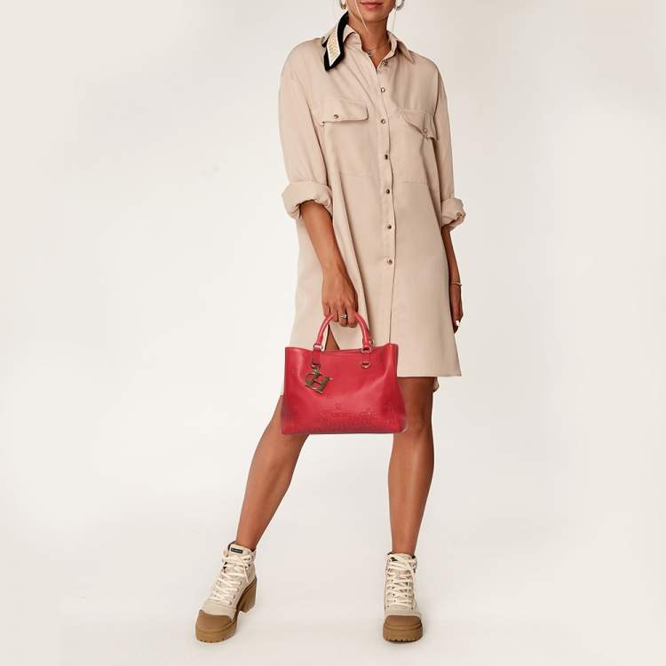 Pre Owned Carolina Herrera Red Leather Logo Embossed Charm Tote