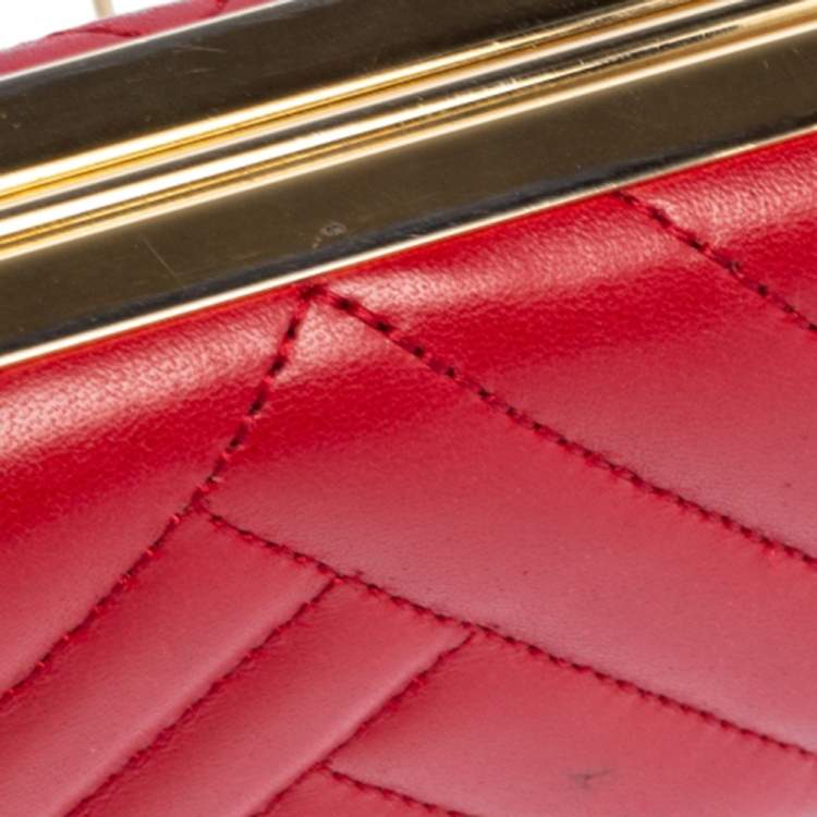 Pre Owned Carolina Herrera Red Chevron Leather Metal Frame Chain Clutch