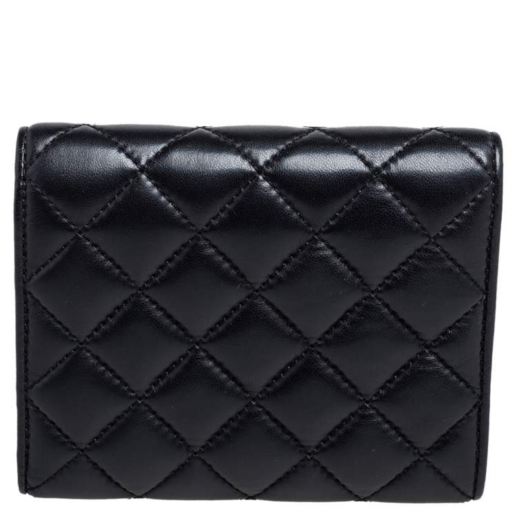 Pre Owned Carolina Herrera Black Quilted Leather Trifold Wallet