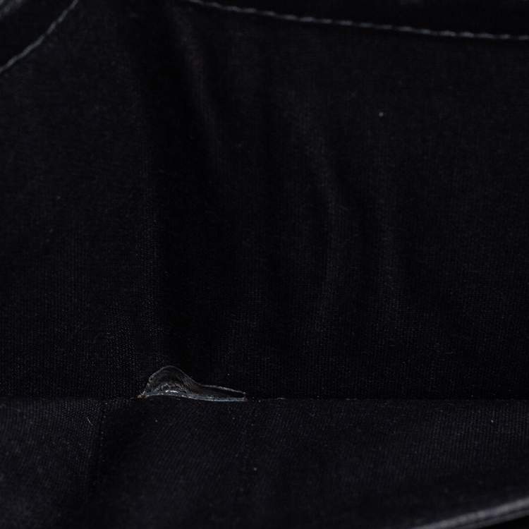 Pre Owned Carolina Herrera Black Quilted Leather Trifold Wallet