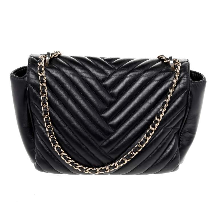 Pre Owned Carolina Herrera Black Quilted Leather Flap Shoulder Bag