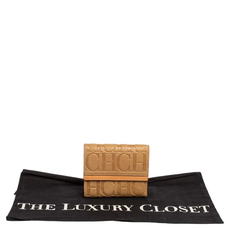مملوكة مسبقًا Carolina Herrera Beige Monogram Leather Trifold Wallet