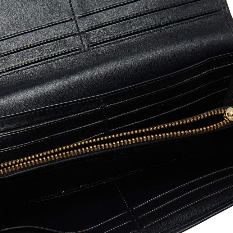 Pre Owned Carolina Herrera Black Quilted Leather Flap Wallet