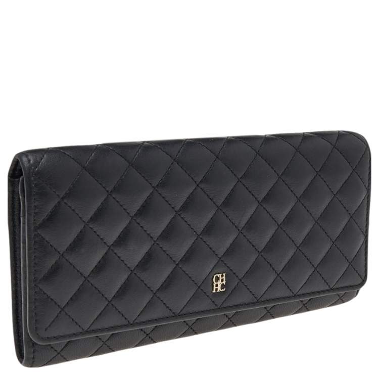 Pre Owned Carolina Herrera Black Quilted Leather Flap Wallet