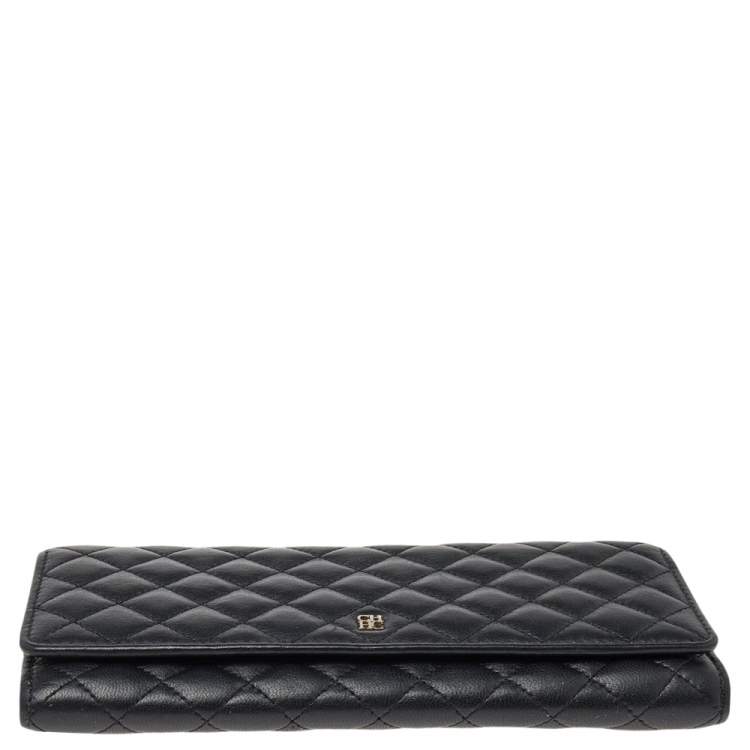 Pre Owned Carolina Herrera Black Quilted Leather Flap Wallet