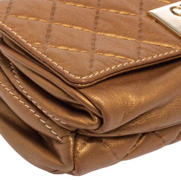 Pre Owned Carolina Herrera Metallic Gold Quilted Leather Clutch