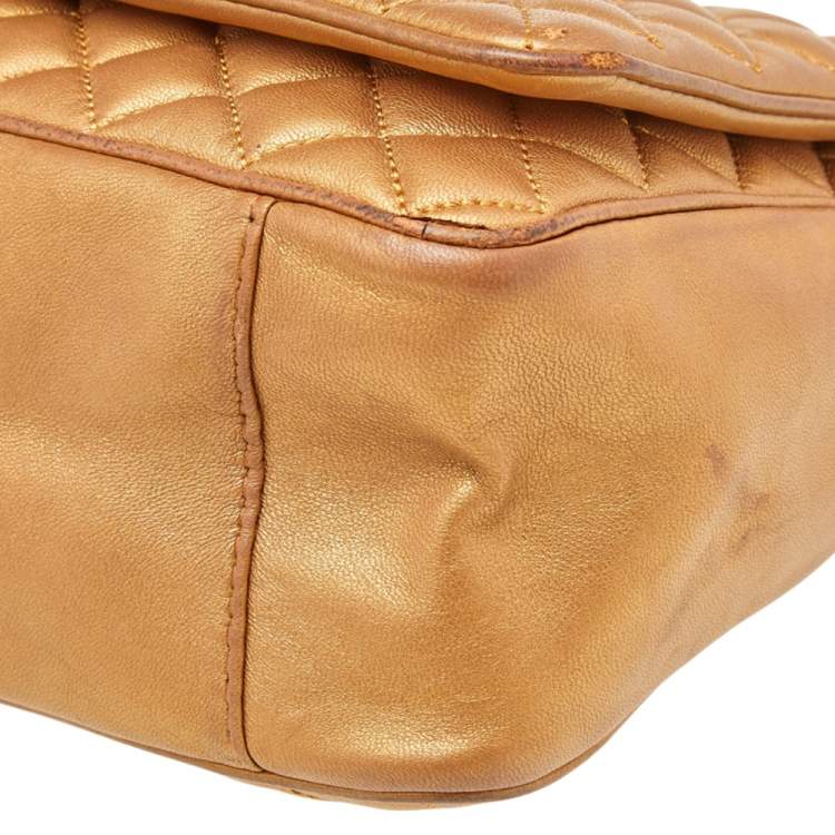 مملوكة مسبقًا Carolina Herrera Gold Quilted Leather Flap Chain Shoulder Bag