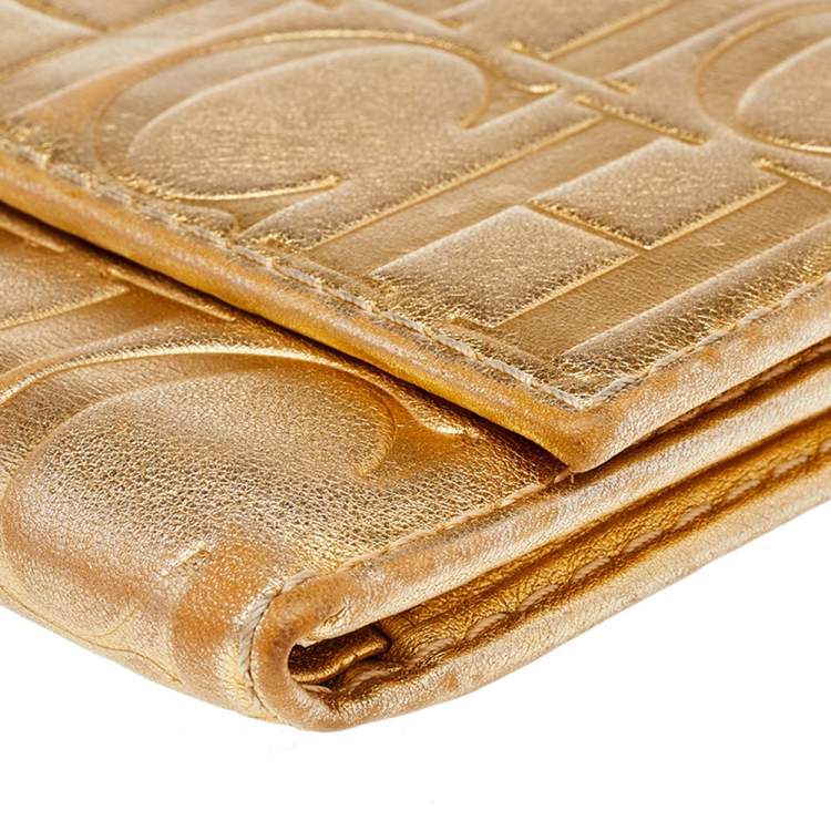 مملوكة مسبقًا Carolina Herrera Metallic Gold Monogram Leather Tassel Trifold Wallet