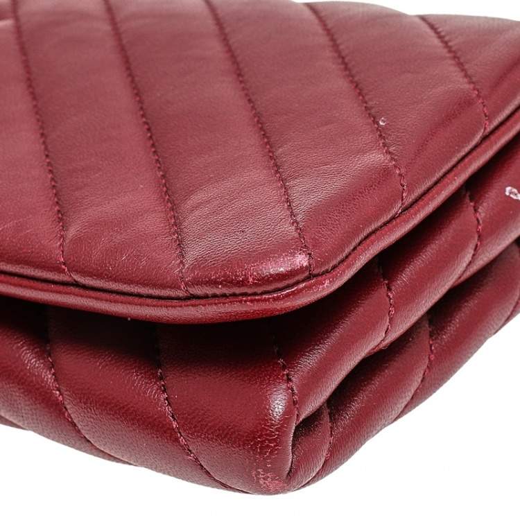مملوكة مسبقًا CH Carolina Herrera Red Chevron Leather Bimba Chain Flap Shoulder Bag