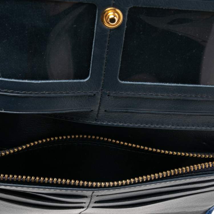 Pre Owned Carolina Herrera Blue Quilted Leather Long Trifold Wallet