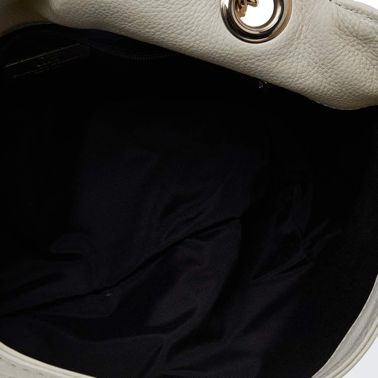 مملوكة مسبق ًا Carolina Herrera White Monogram Embossed Leather Audrey Shoulder Bag