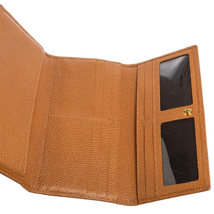 Pre Owned Carolina Herrera Tan Grained Leather Flap Continental Wallet