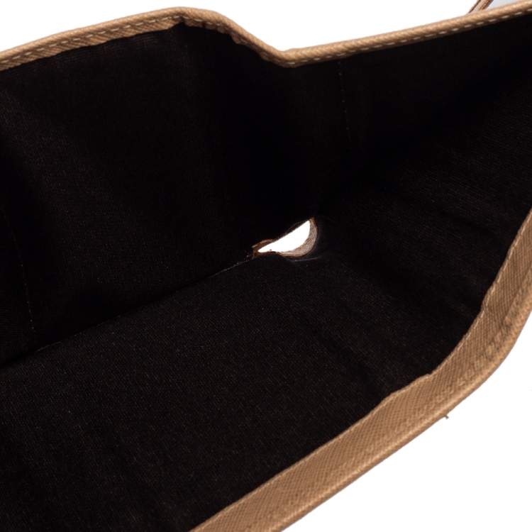 Pre Owned Carolina Herrera Beige Leather Trifold Wallet