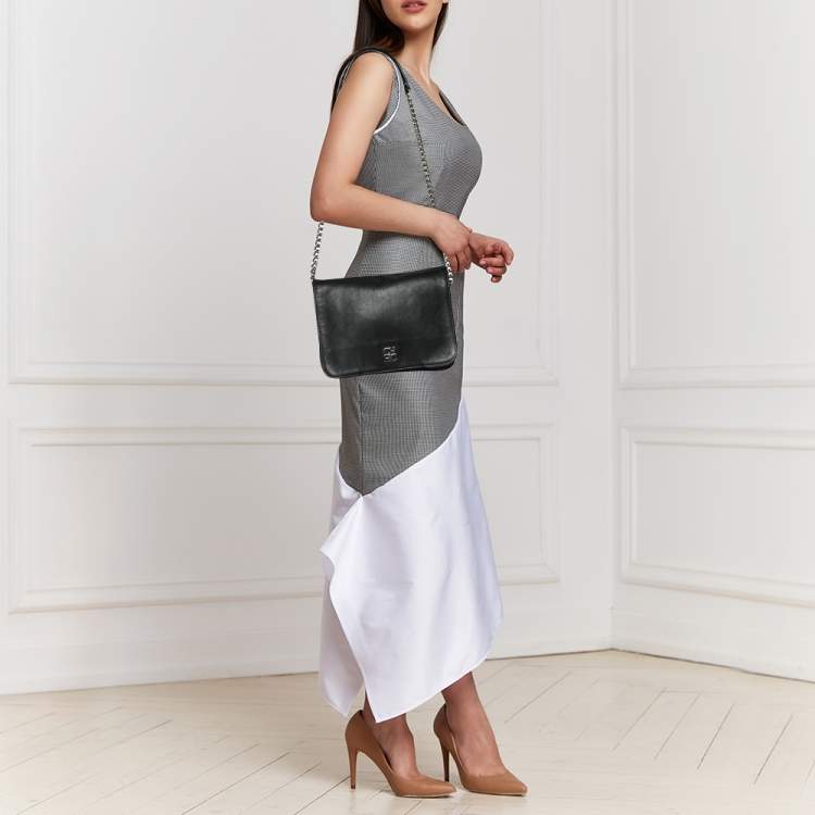 Pre Owned Carolina Herrera Black Leather Flap Shoulder Bag