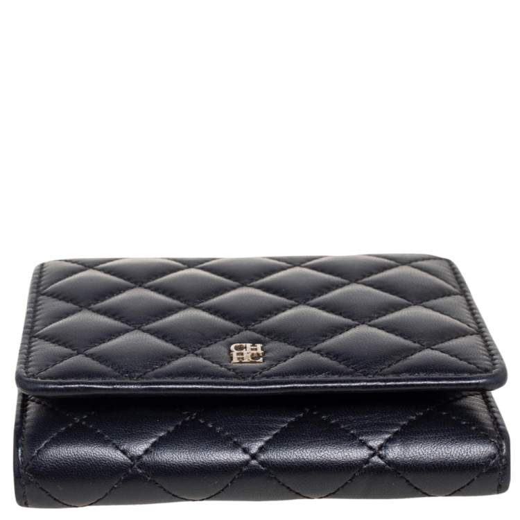 Pre Owned Carolina Herrera Black Quilted Leather Trifold Compact Wallet
