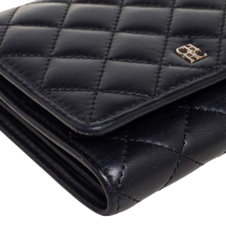 Pre Owned Carolina Herrera Black Quilted Leather Trifold Compact Wallet