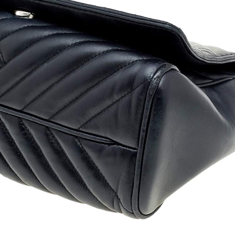 Pre Owned Carolina Herrera Black Quilted Leather Flap Chain Shoulder Bag