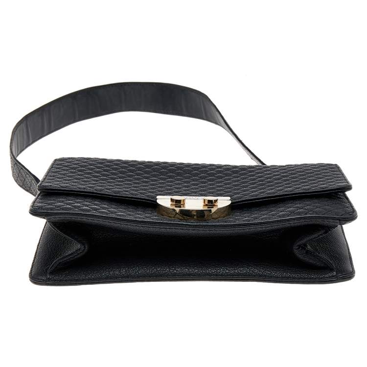Pre Owned Carolina Herrera Black Quilted Textured Leather Flap Shoulder Bag