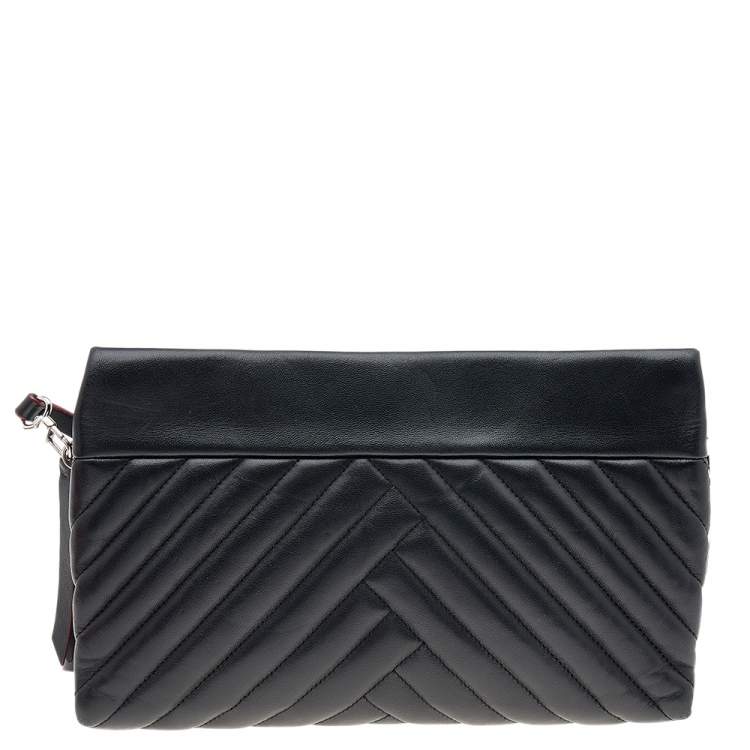 Pre Owned Carolina Herrera Black Quilted Leather Front Zip Crossbody Bag