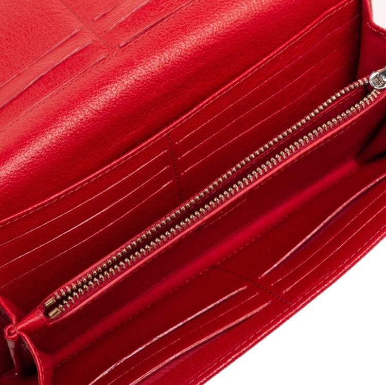 Pre Owned Carolina Herrera Red Leather Logo Flap Continental Wallet