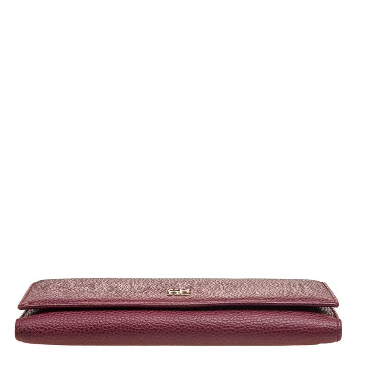 Pre Owned Carolina Herrera Burgundy Grained Leather Flap Continental Wallet