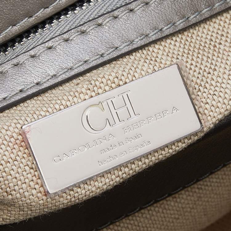 مملوكة مسبقًا CH Carolina Herrera Metallic Silver Quilted Leather Studded Mini Duchess Tote