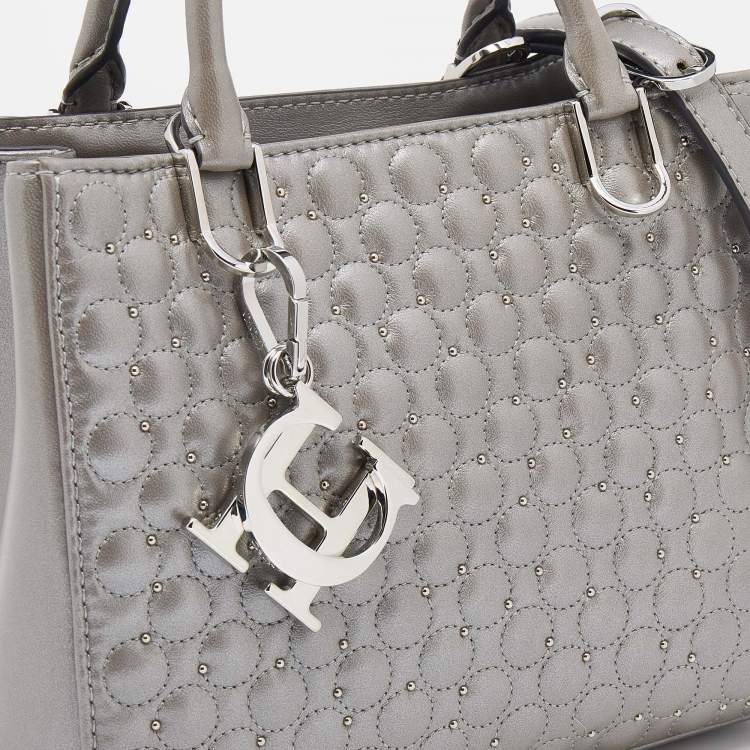 مملوكة مسبقًا CH Carolina Herrera Metallic Silver Quilted Leather Studded Mini Duchess Tote