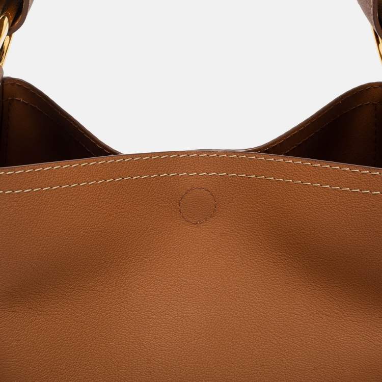 مملوكة مسبقًا CH Carolina Herrera Brown Leather Insignia Shoulder Bag