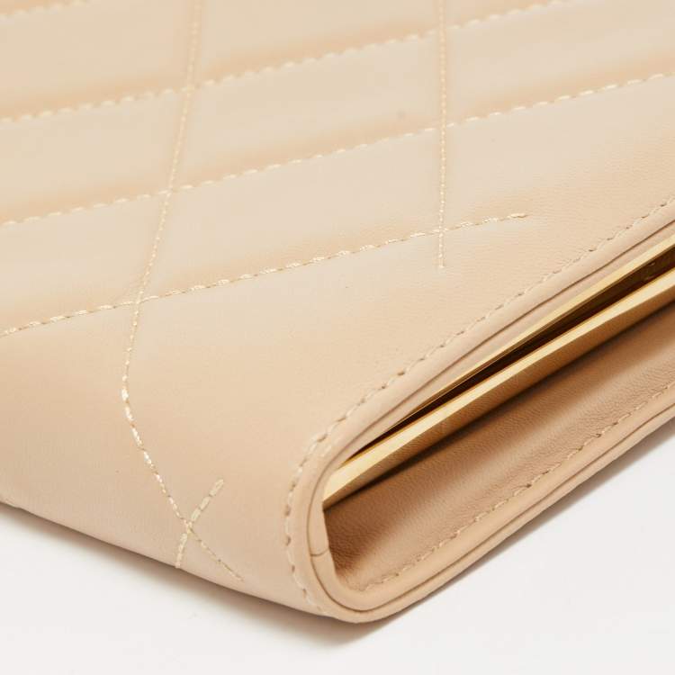 Pre Owned Carolina Herrera Beige Quilted Leather Frame Chain Clutch