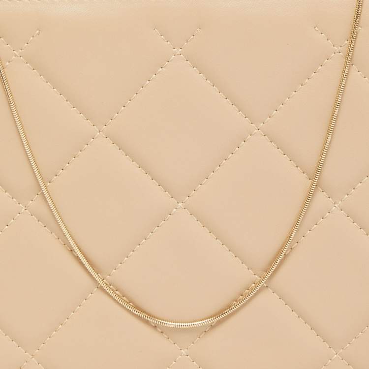 Pre Owned Carolina Herrera Beige Quilted Leather Frame Chain Clutch