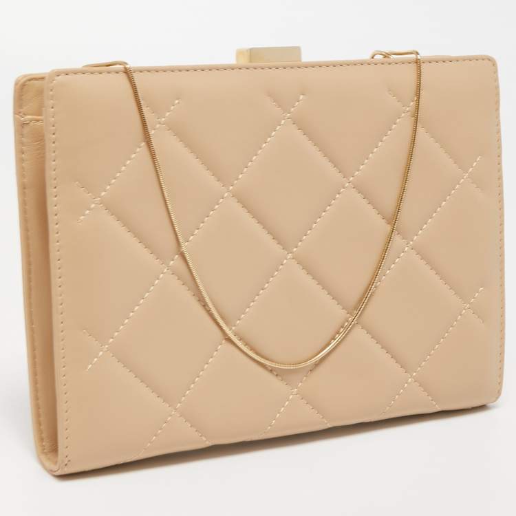 Pre Owned Carolina Herrera Beige Quilted Leather Frame Chain Clutch