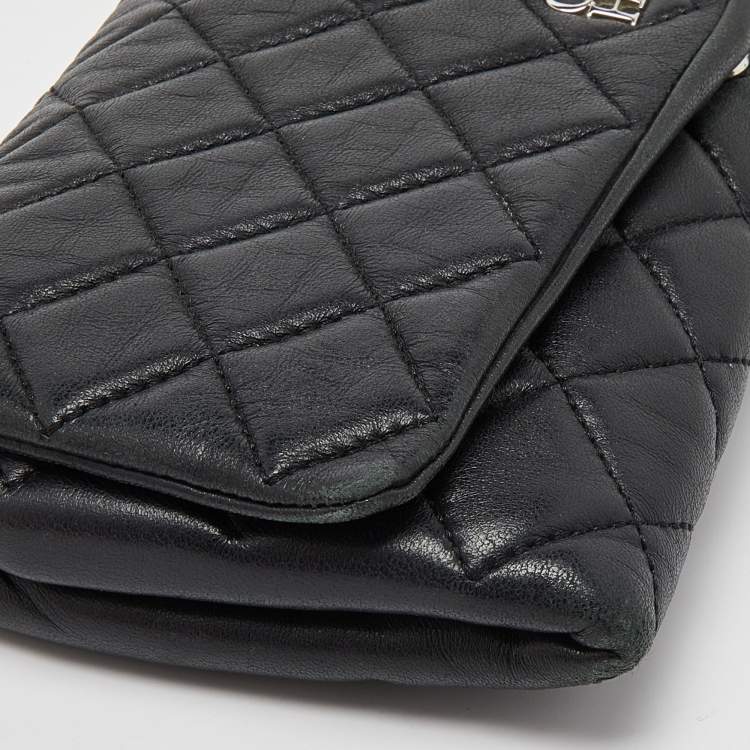 Pre Owned Carolina Herrera Black Quilted Leather CHHC Flap Chain Clutch