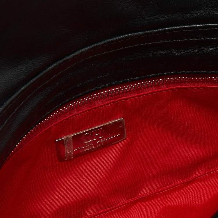 Pre Owned Carolina Herrera Black Quilted Leather CHHC Flap Chain Clutch