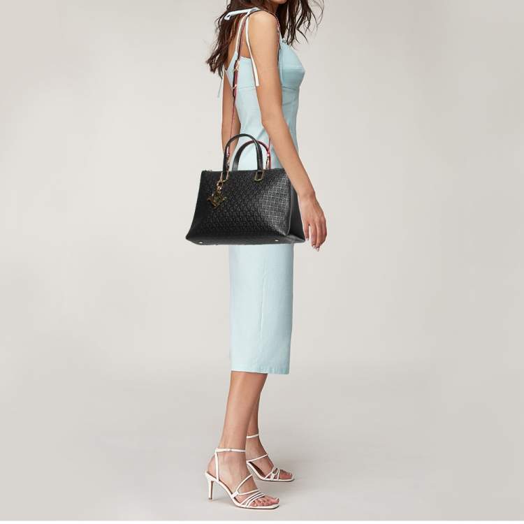 Pre Owned CH Carolina Herrera Black Embossed Leather Duchess Tote