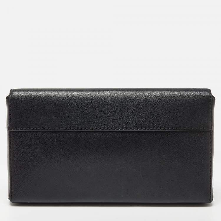Pre Owned Carolina Herrera Black Leather Logo Metal Flap Clutch