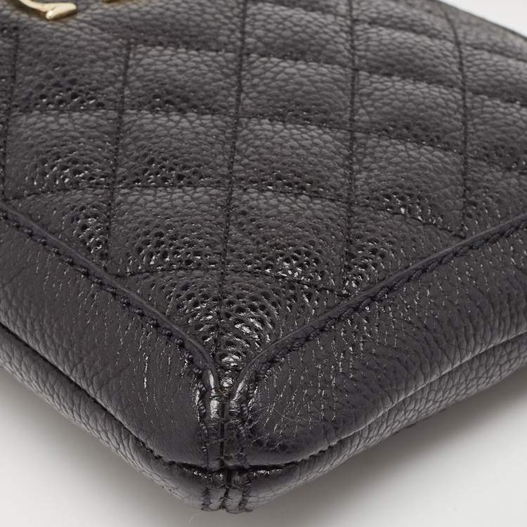 Pre Owned Carolina Herrera Black Quilted Leather Chain Tassel Baguette Bag