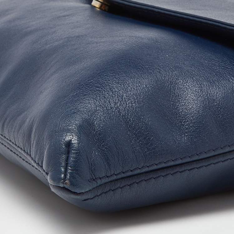 Pre Owned Carolina Herrera Navy Blue Leather Envelope Chain Shoulder Bag