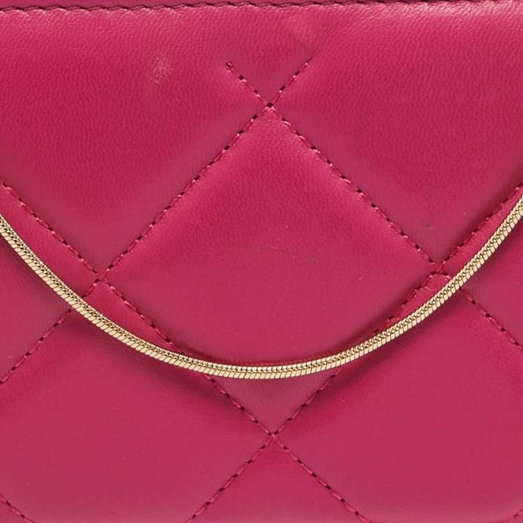 Pre Owned Carolina Herrera Pink Quilted Leather Frame Chain Clutch