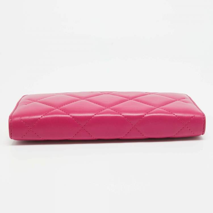 Pre Owned Carolina Herrera Pink Quilted Leather Frame Chain Clutch